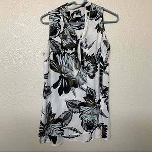 Cute floral top with black and olive green